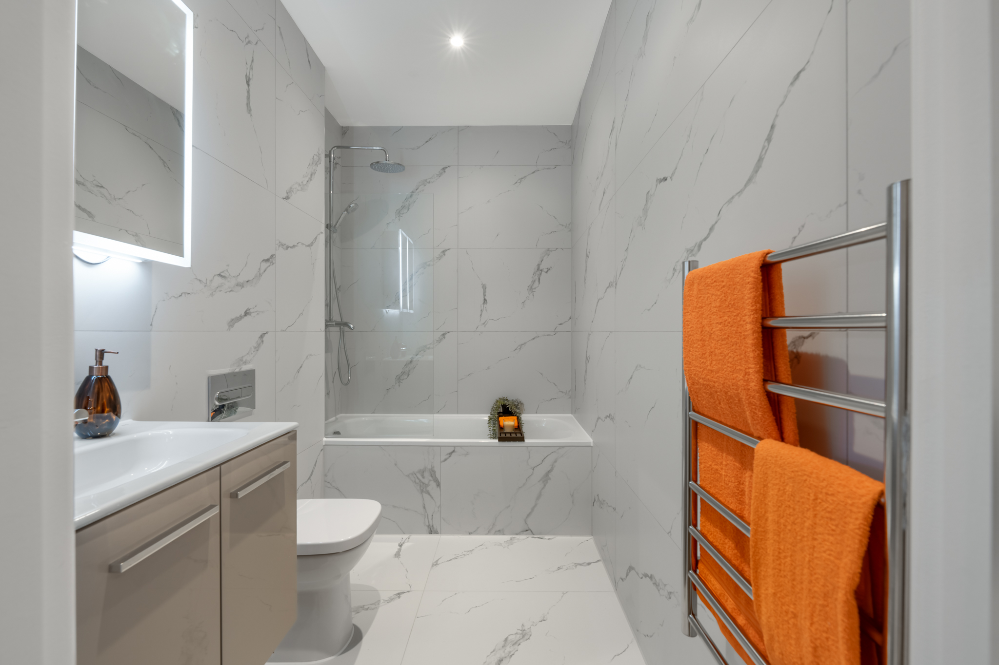 1 bedroom apartment at The Bays - Image 7