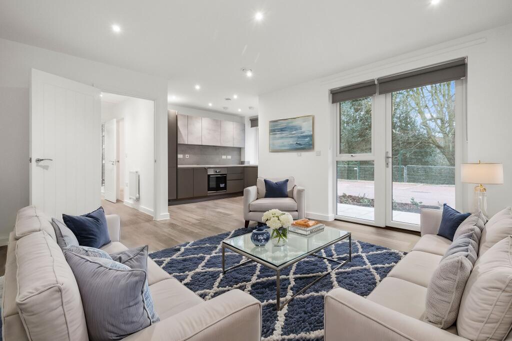 1 bedroom apartment at Beaumont Manor - Image 6