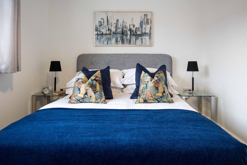 2 bedroom house at Beaumont Manor - Image 8