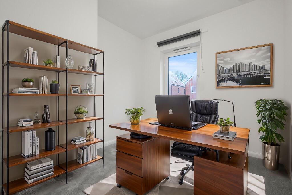 3 bedroom house at Beaumont Manor - Image 4