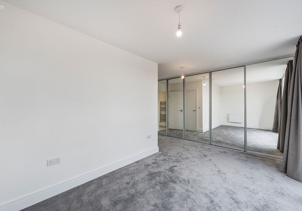 2 bedroom duplex at Howard Court - Image 2