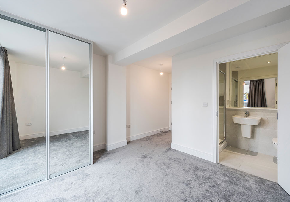 2 bedroom duplex at Howard Court - Image 5