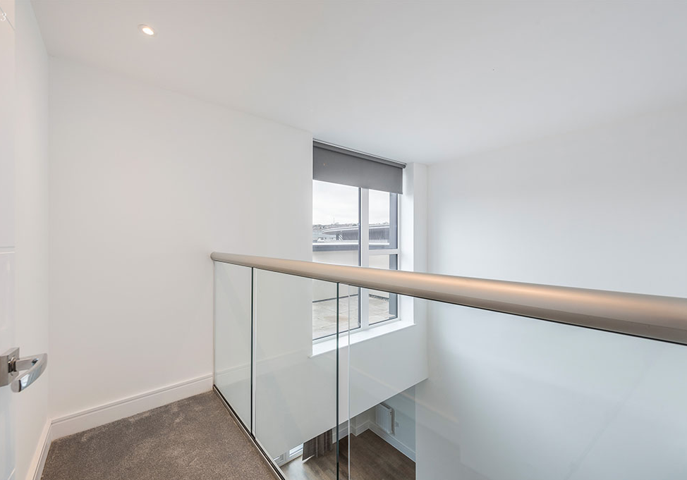 2 bedroom duplex at Howard Court - Image 10