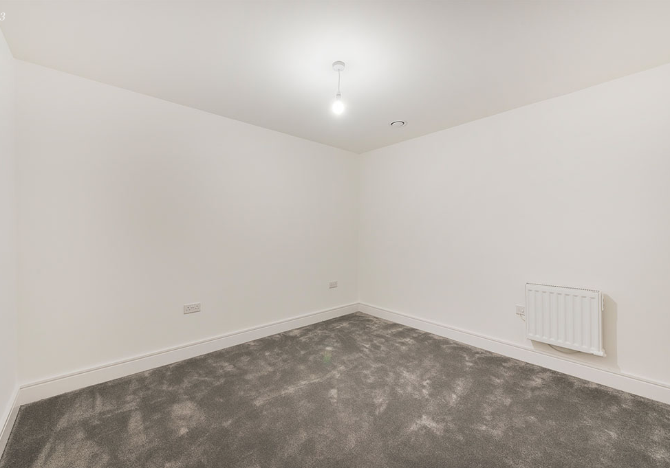 2 bedroom duplex at Howard Court - Image 12