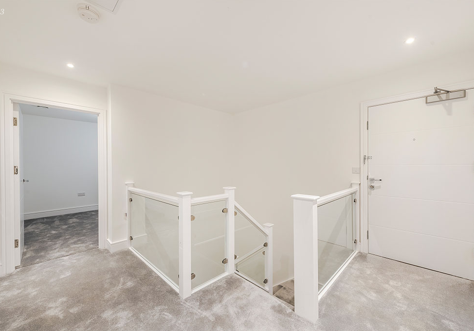2 bedroom duplex at Howard Court - Image 14