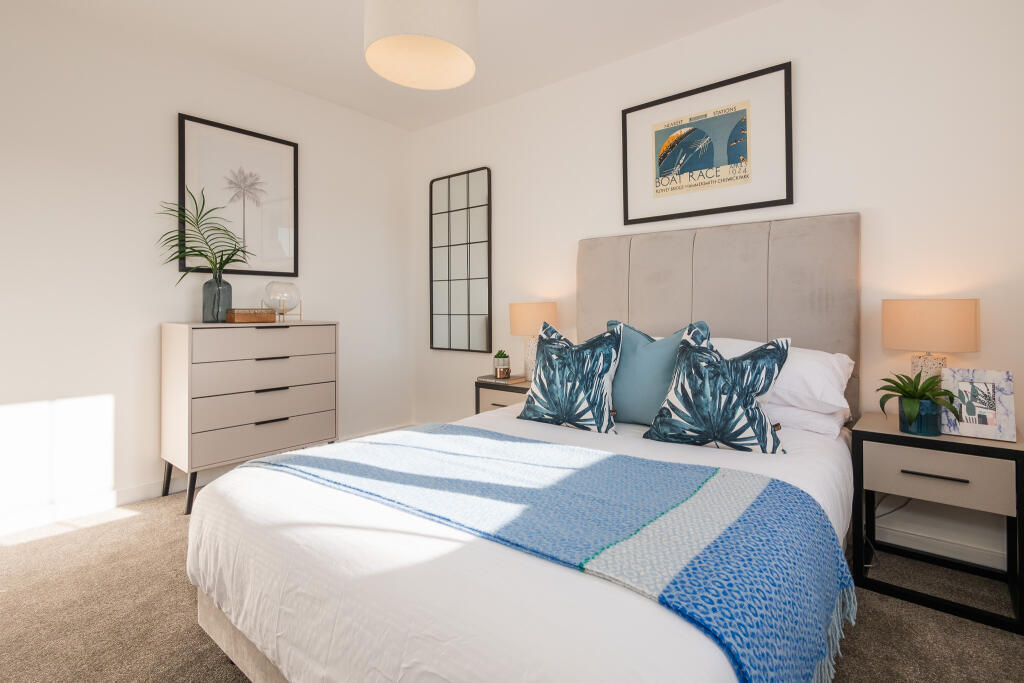 3 bedroom house at Isleport Grove - Image 5