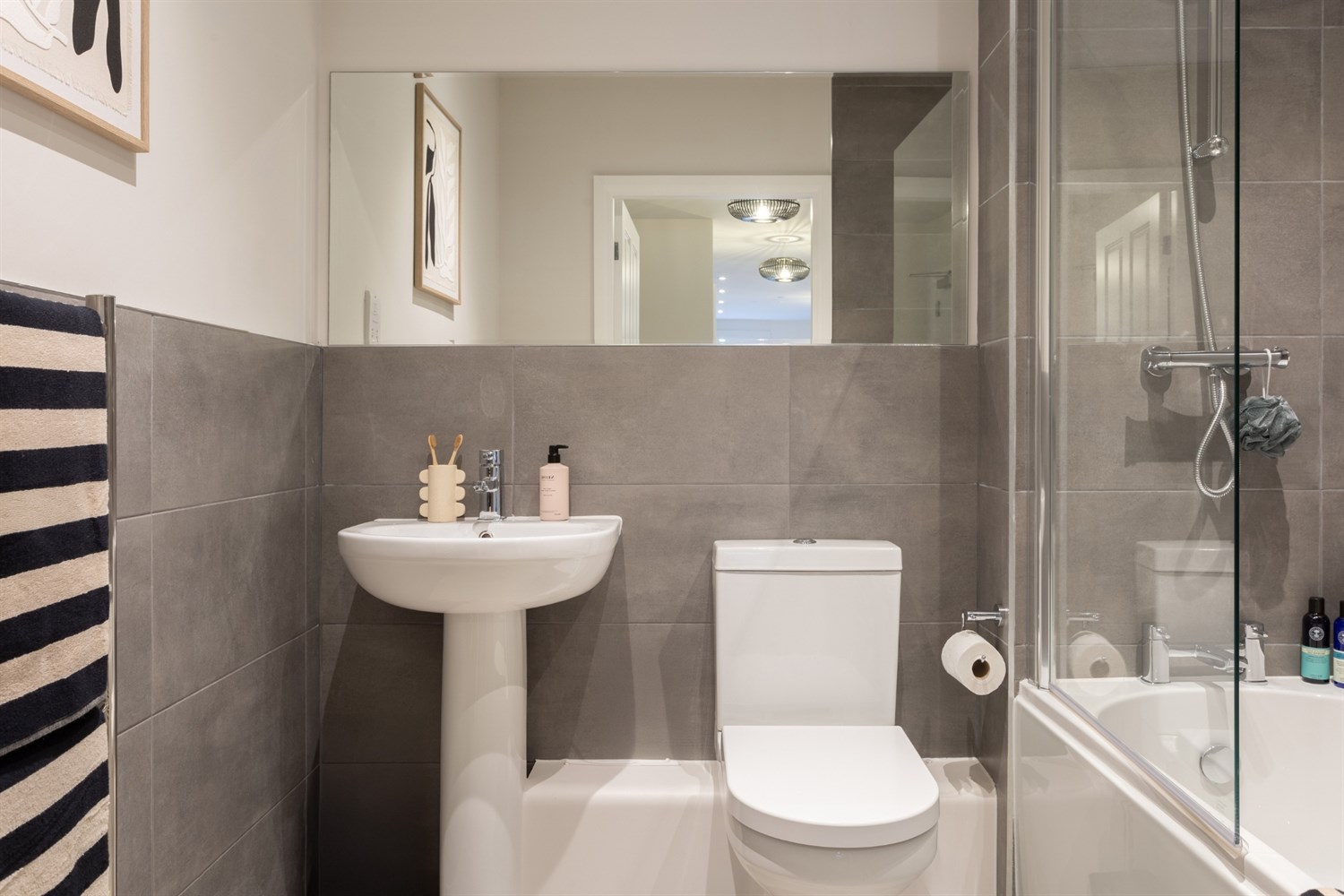 2 bedroom apartment at Casa, Abbey Court - Image 11