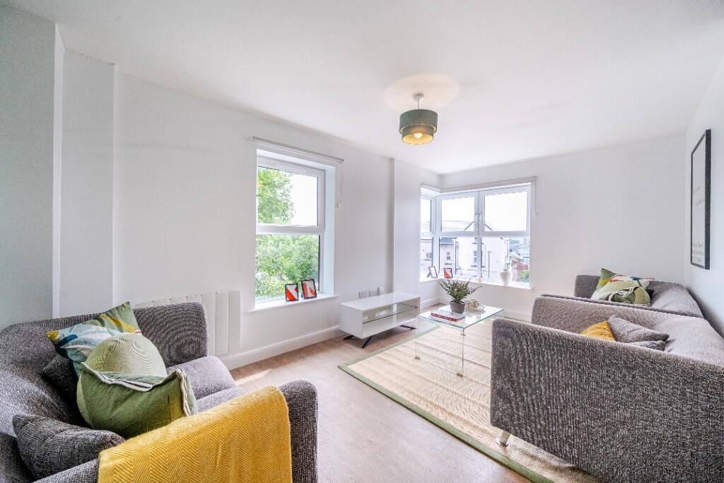 2 bedroom apartment at Clarendon Quarter - Image 6