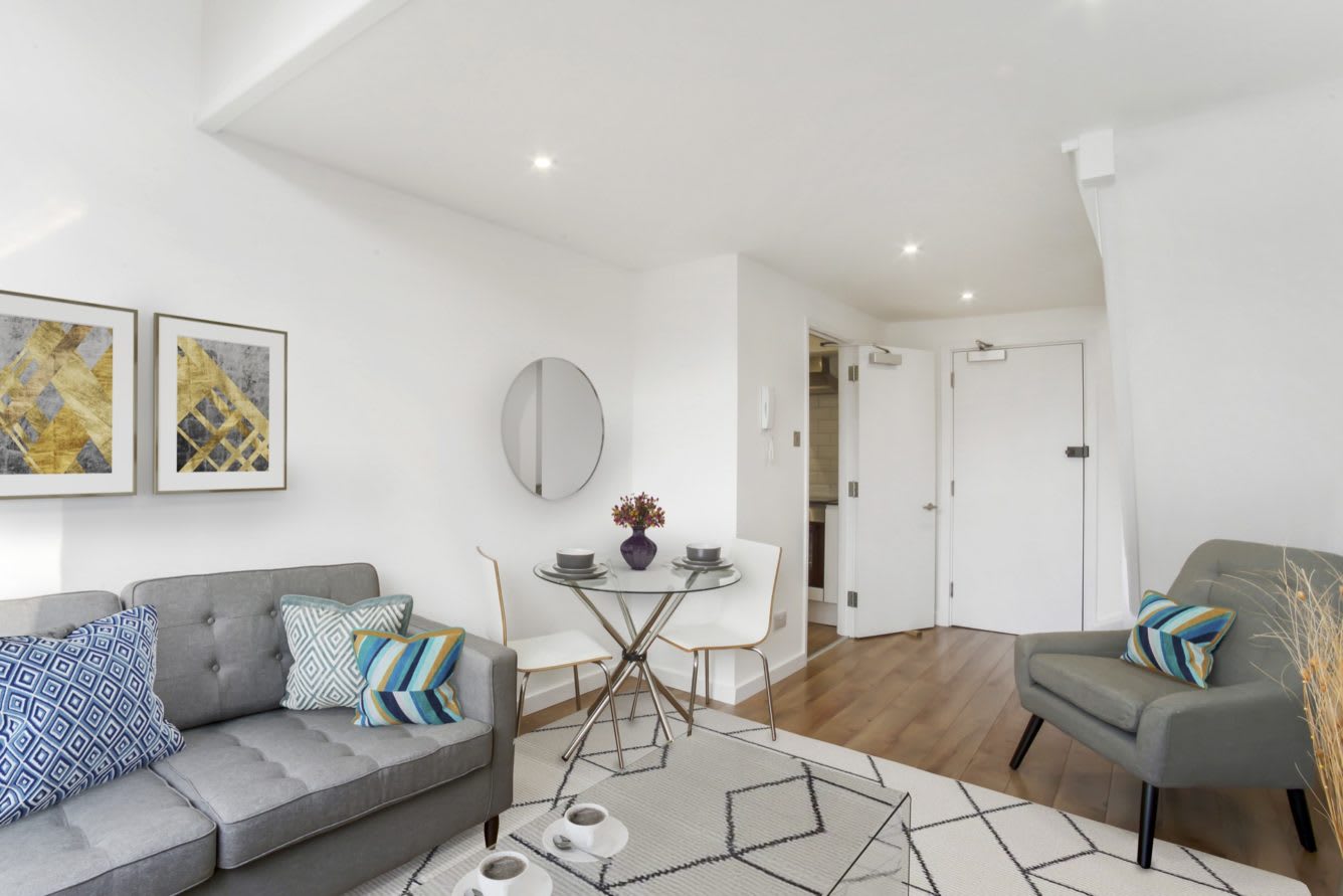 2 bedroom apartment at Queen Street Quarter - Image 9