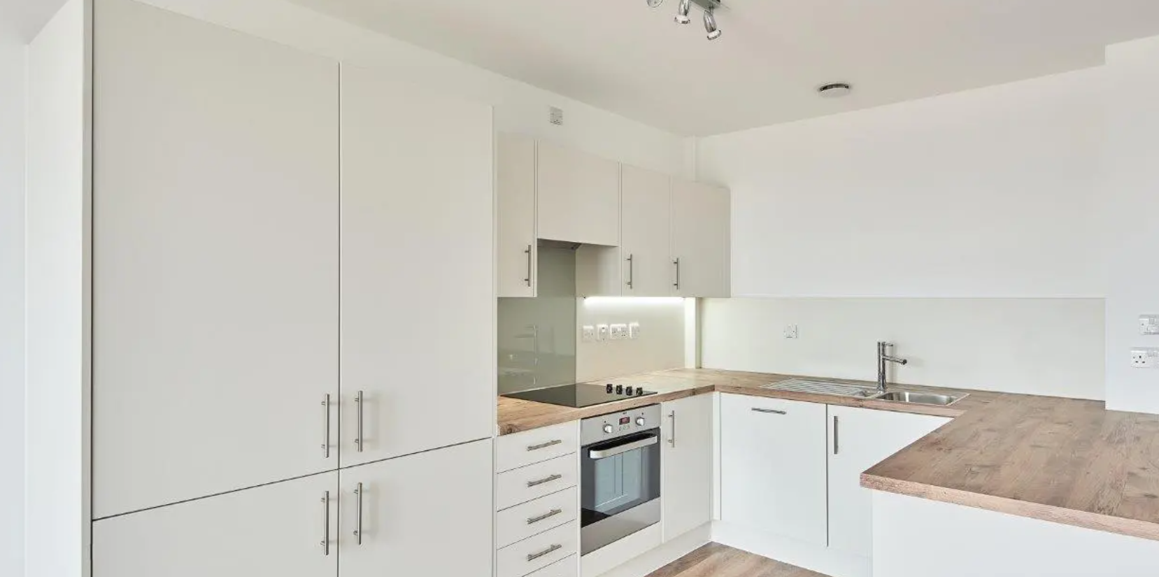 1 bedroom apartment at The Wullcomb - Image 4