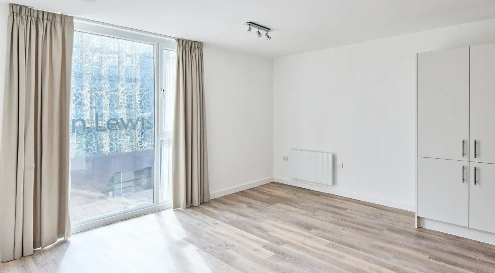 1 bedroom apartment at The Wullcomb