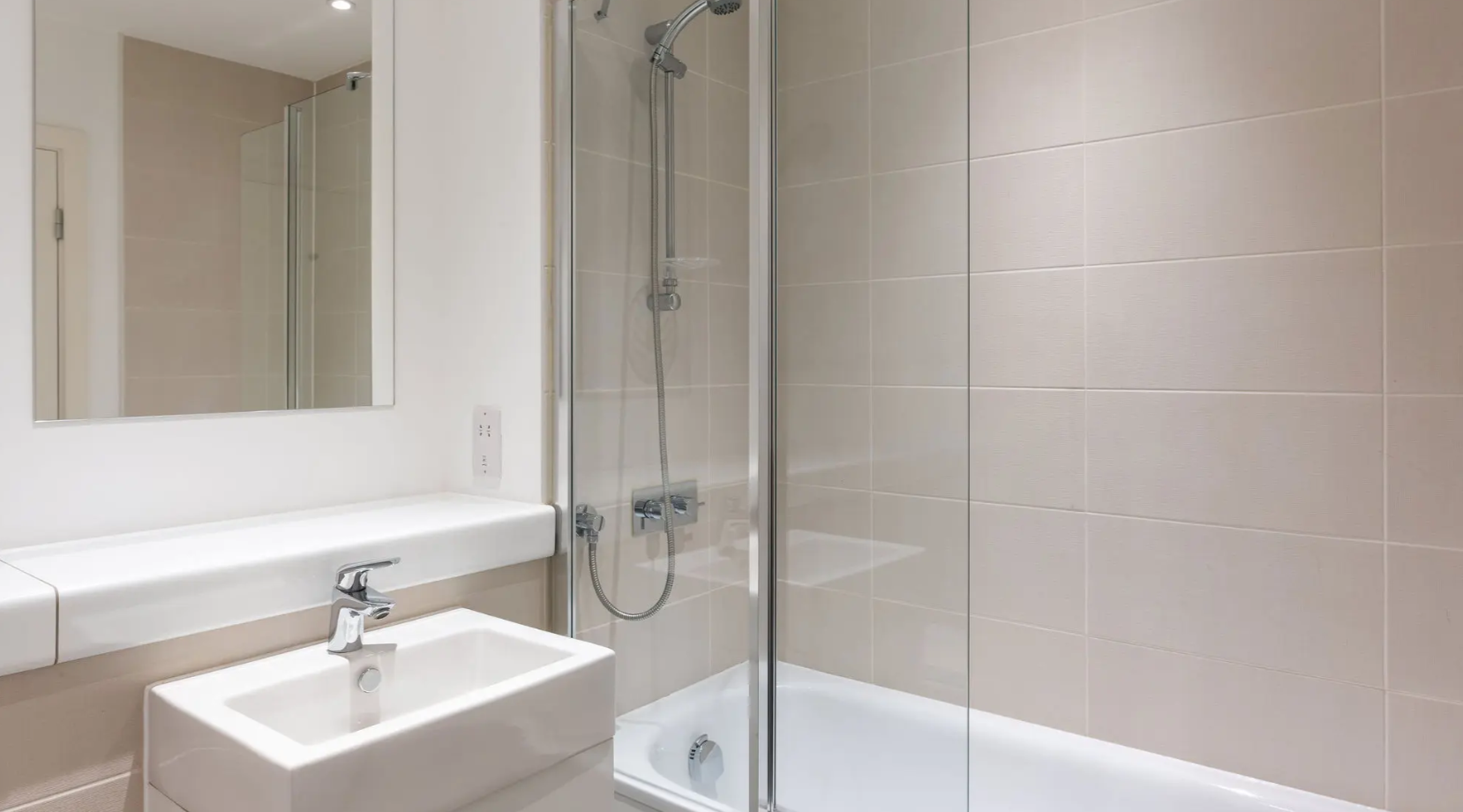 2 bedroom apartment at The Wullcomb - Image 12