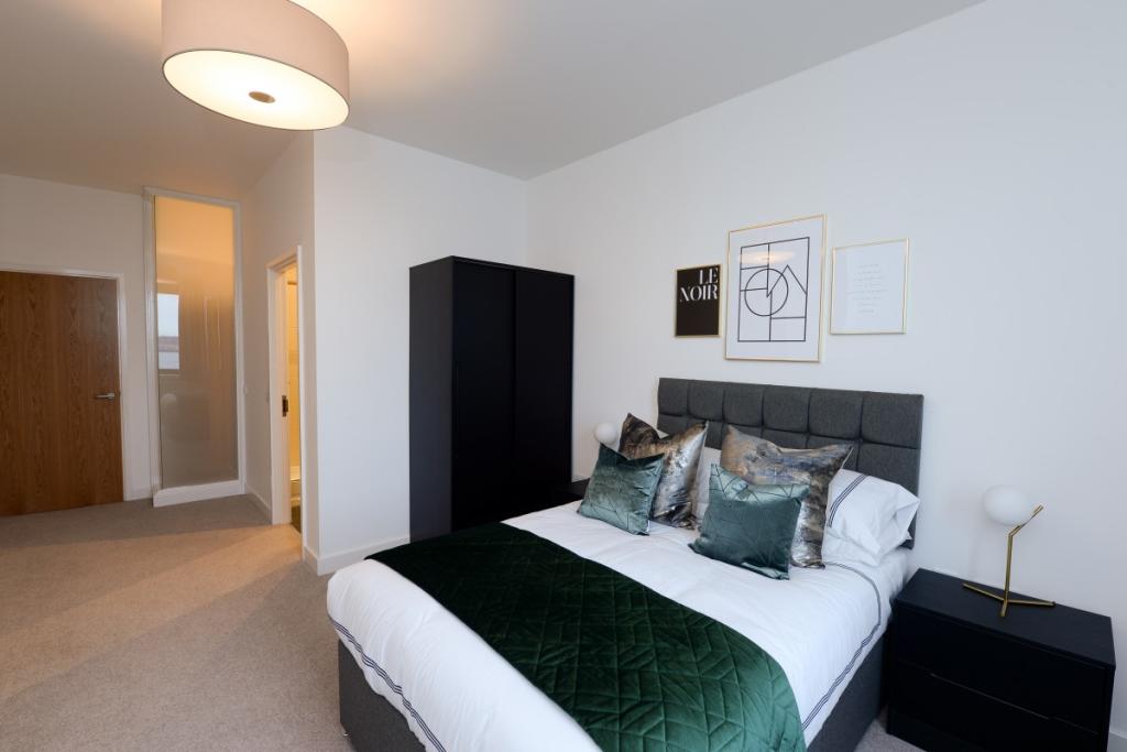 3 bedroom apartment at The Keel - Image 9