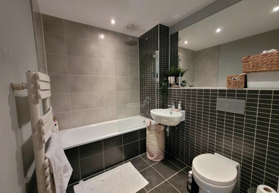 1 bedroom apartment at Flint Glass Wharf - Image 13