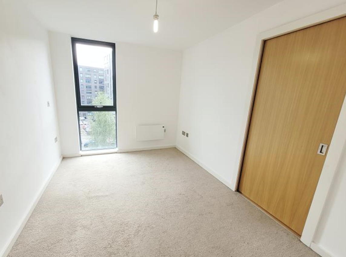 2 bedroom apartment at Flint Glass Wharf - Image 2