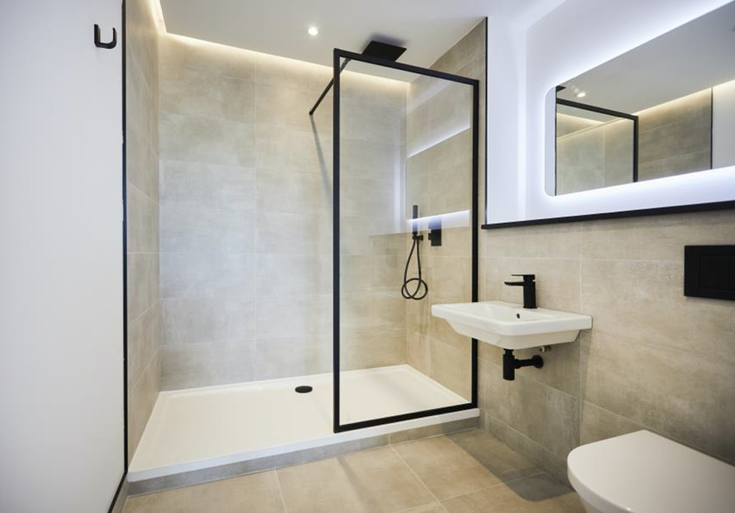 2 bedroom apartment at One Silk Street - Image 17