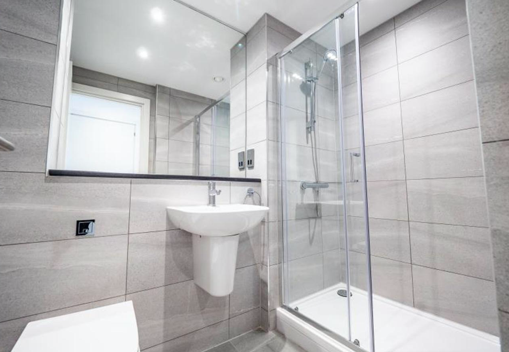 1 bedroom apartment at The Quarters - Image 5