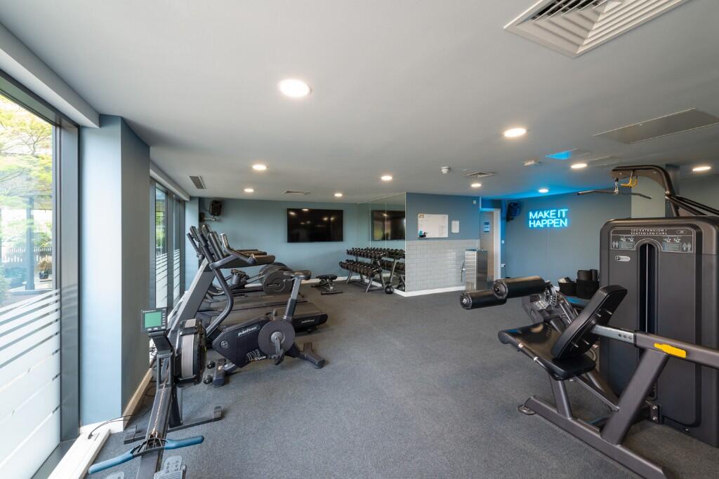 3 bedroom apartment at The Trilogy - Image 2