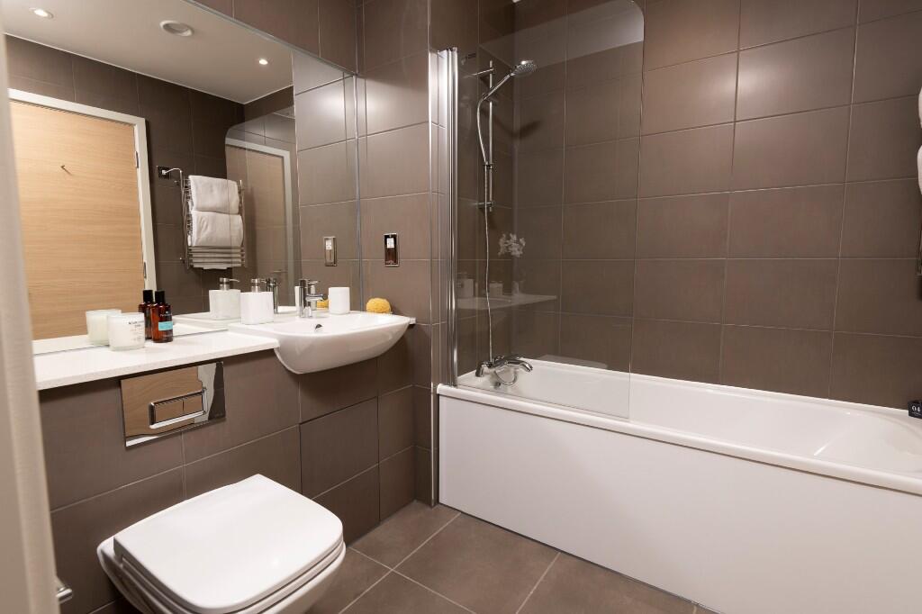 3 bedroom apartment at The Trilogy - Image 4