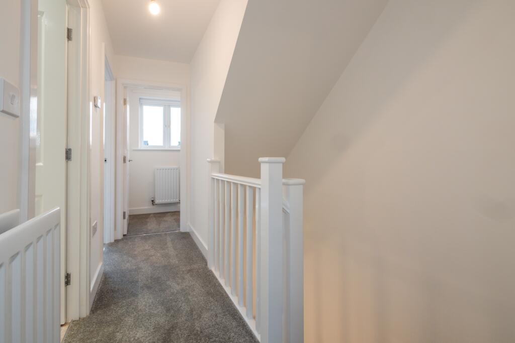 4 bedroom house at Pleasley View - Image 8