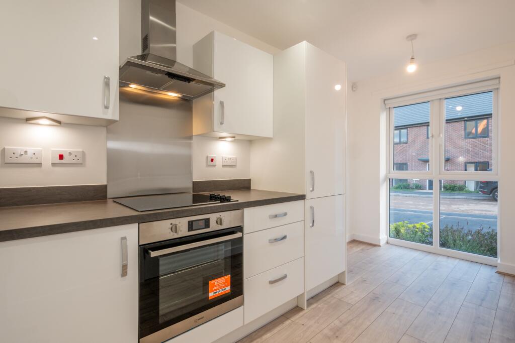 4 bedroom house at Pleasley View - Image 9