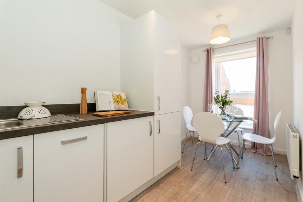 2 bedroom house at Bracken Grange - Image 17
