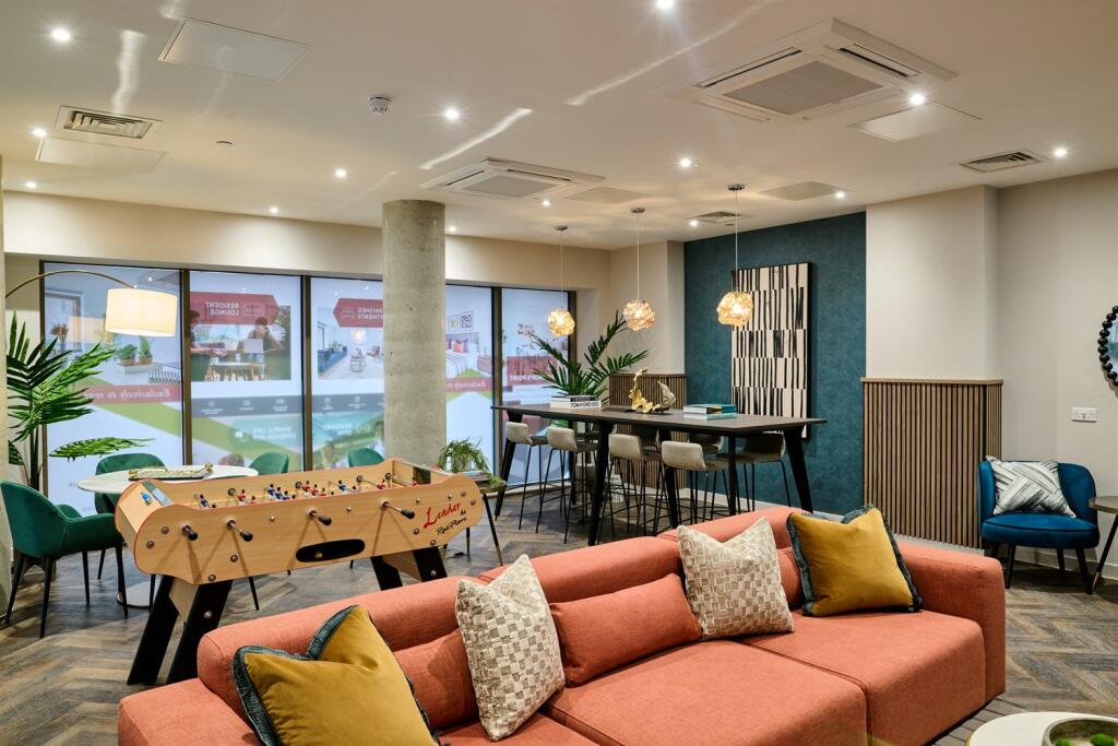 2 bedroom apartment at Anchor's Point - Image 14