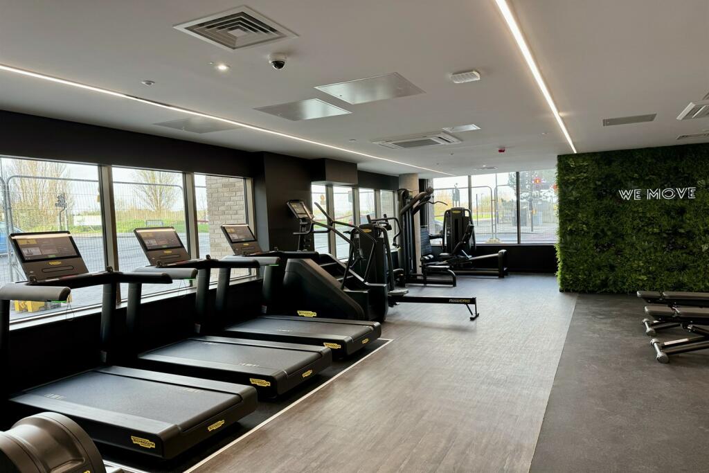 3 bedroom apartment at Anchor's Point - Image 17