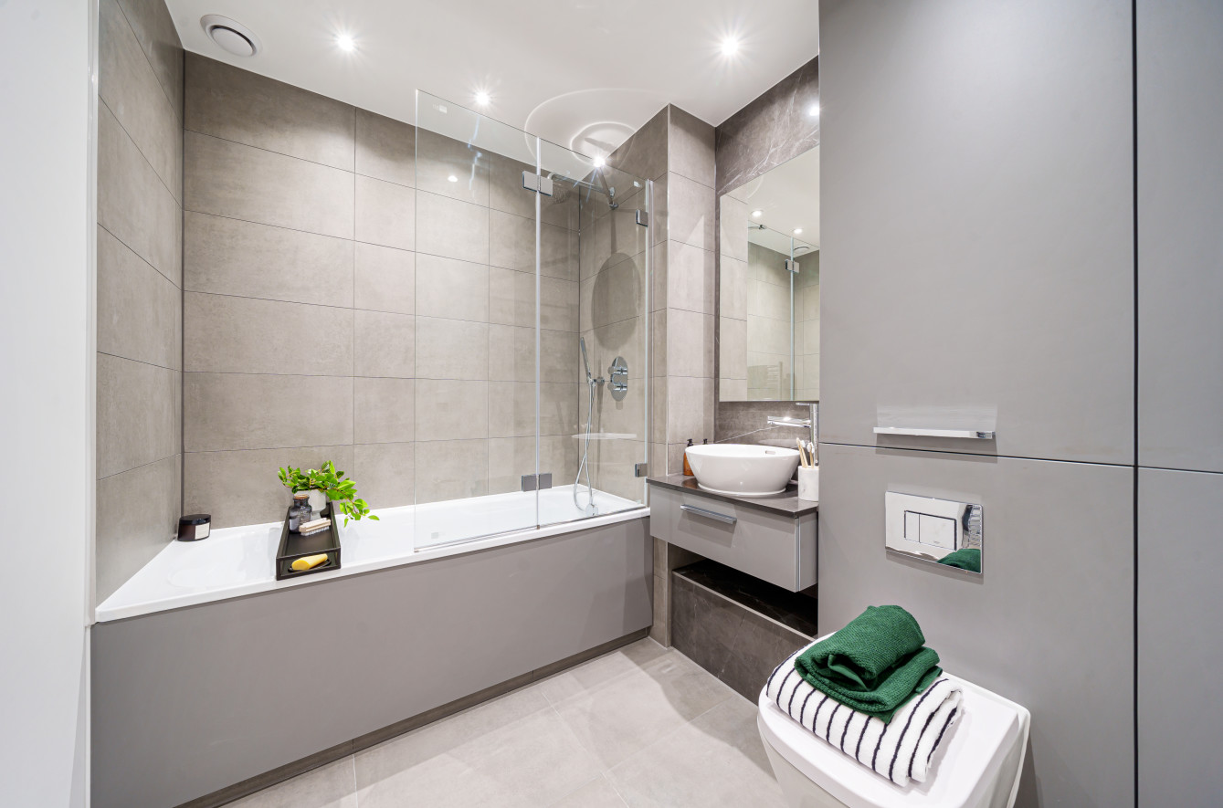 2 bedroom apartment at Anchor's Point - Image 9