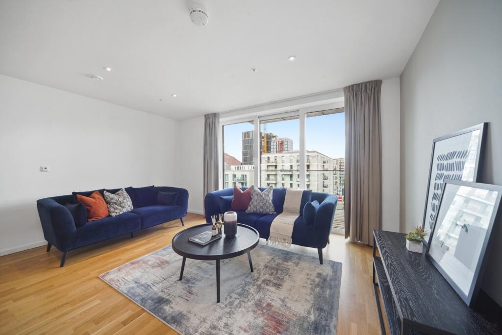 2 bedroom apartment at East Village - Image 13