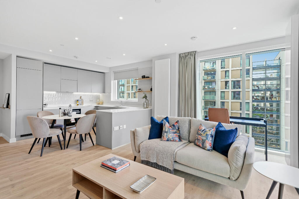 2 bedroom apartment at East Village - Image 7