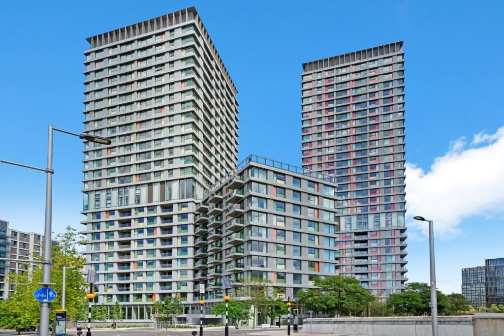 2 bedroom apartment at East Village - Image 10