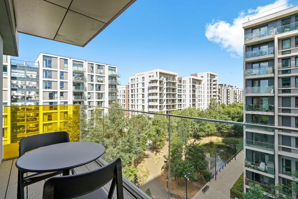 2 bedroom apartment at East Village - Image 27