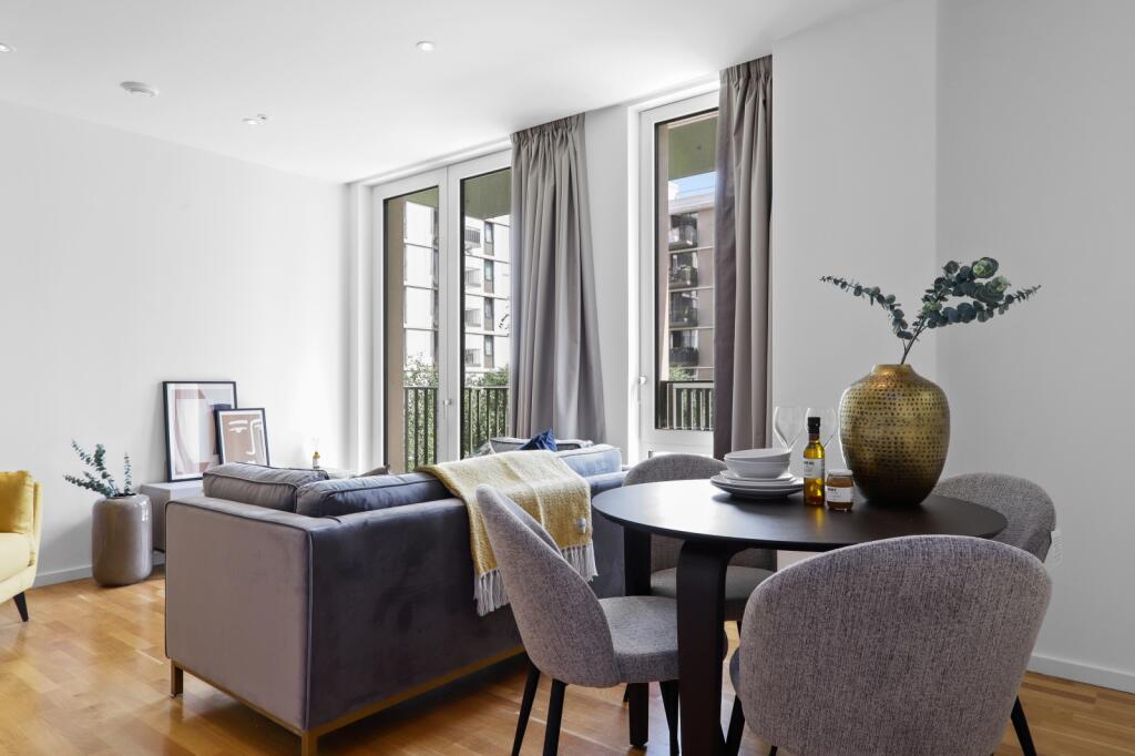 1 bedroom apartment at East Village - Image 18