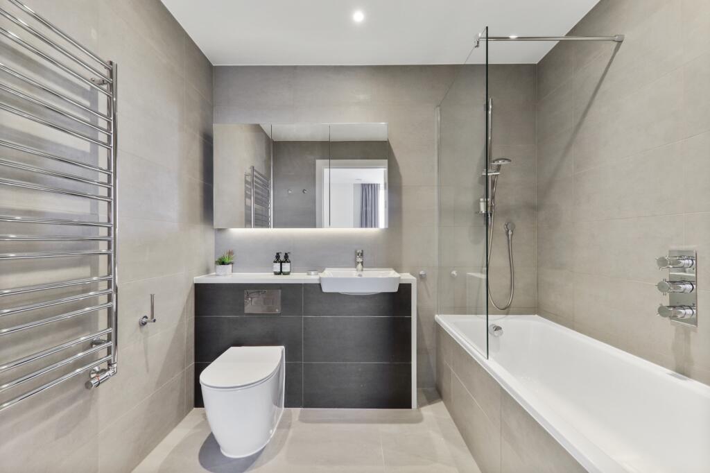 1 bedroom apartment at East Village - Image 10