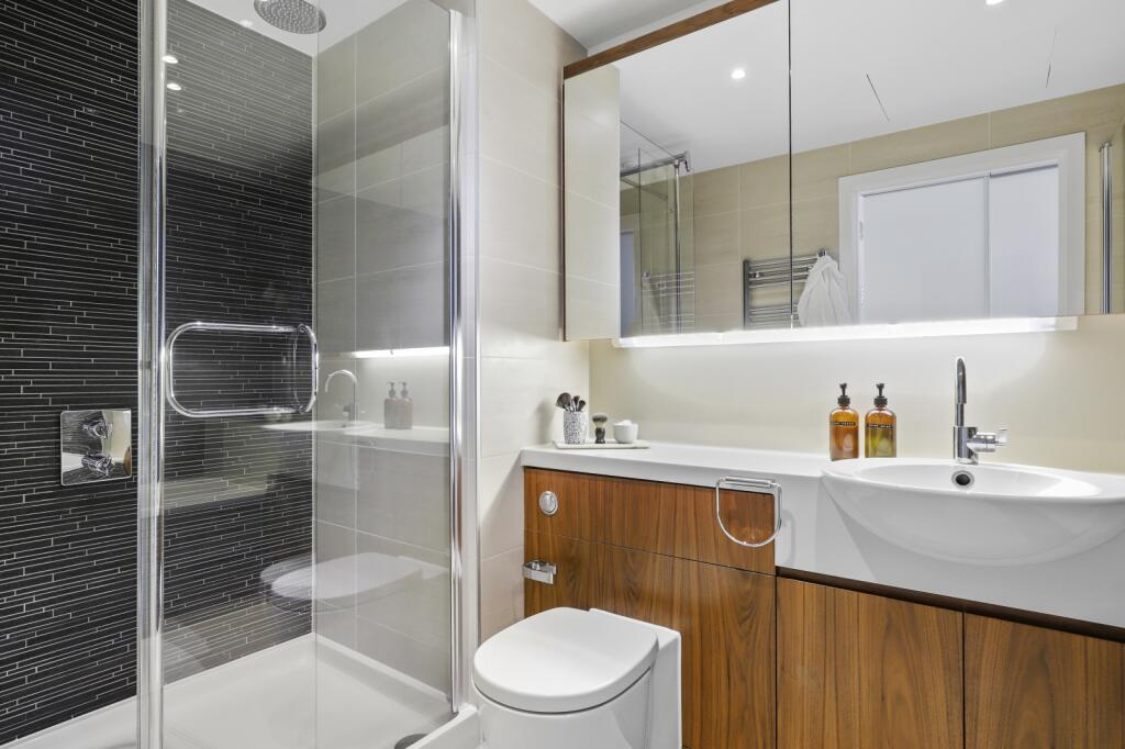 2 bedroom apartment at East Village - Image 22