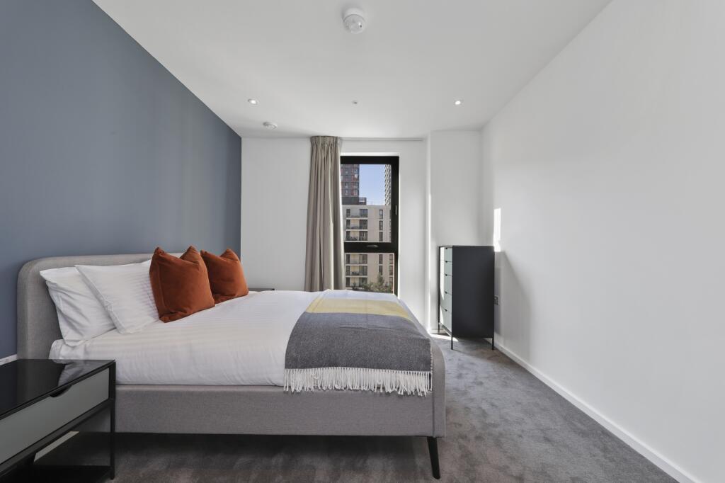 3 bedroom apartment at East Village - Image 16