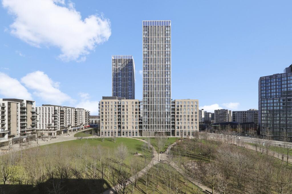 3 bedroom apartment at East Village - Image 4