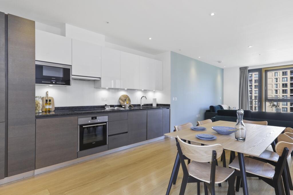 3 bedroom apartment at East Village - Image 22