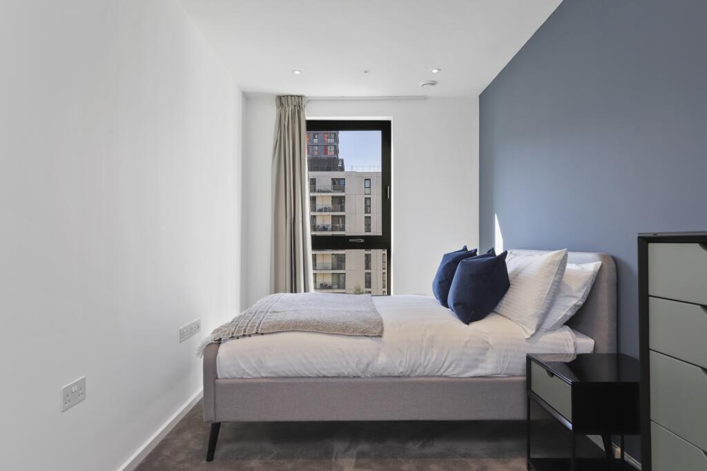 3 bedroom apartment at East Village - Image 11