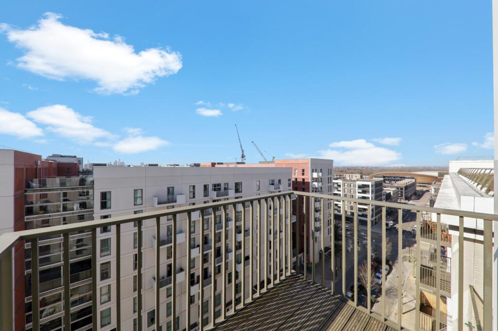 2 bedroom apartment at East Village - Image 22