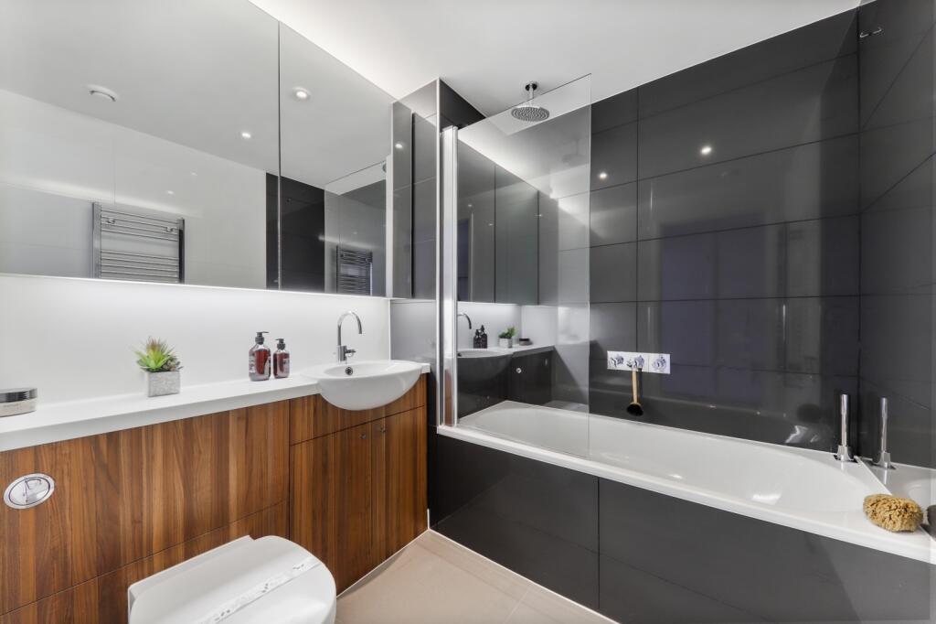 2 bedroom apartment at East Village - Image 25