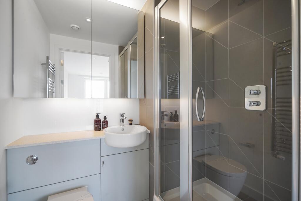 2 bedroom apartment at East Village - Image 4