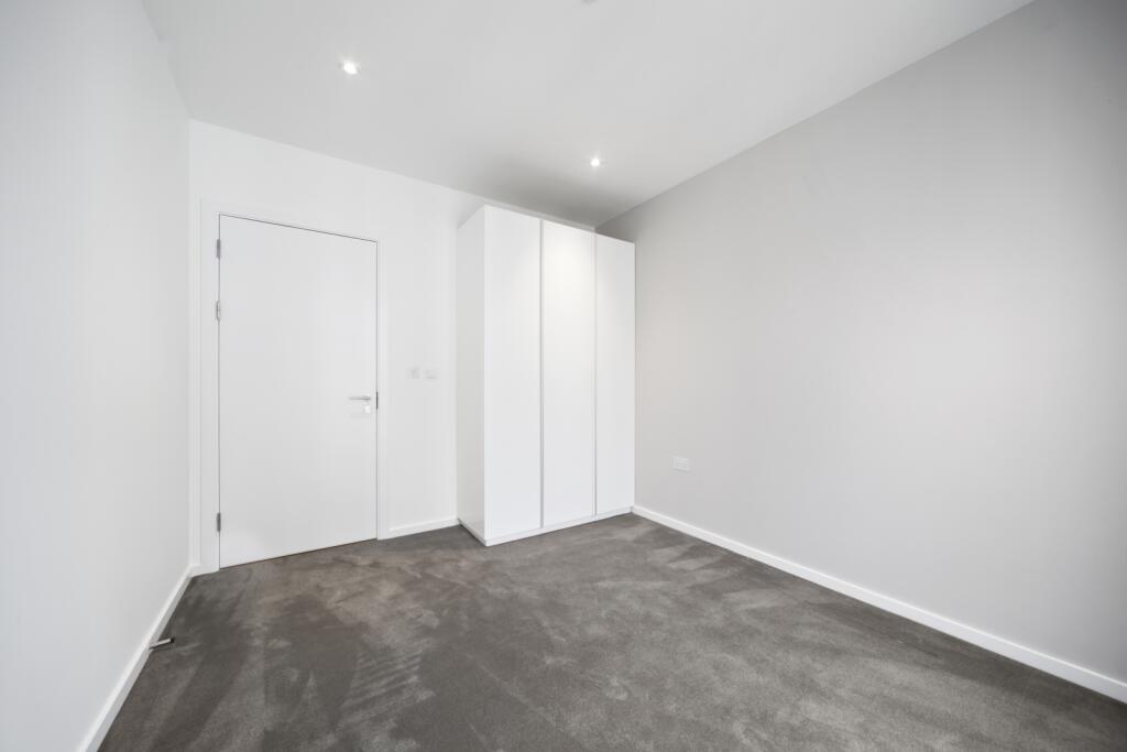 2 bedroom apartment at East Village - Image 8
