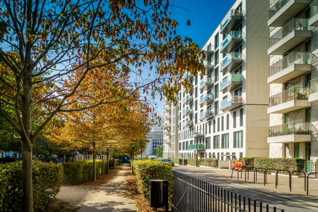 3 bedroom apartment at East Village - Image 14