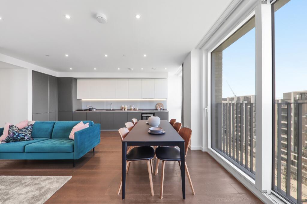 3 bedroom apartment at East Village - Image 24