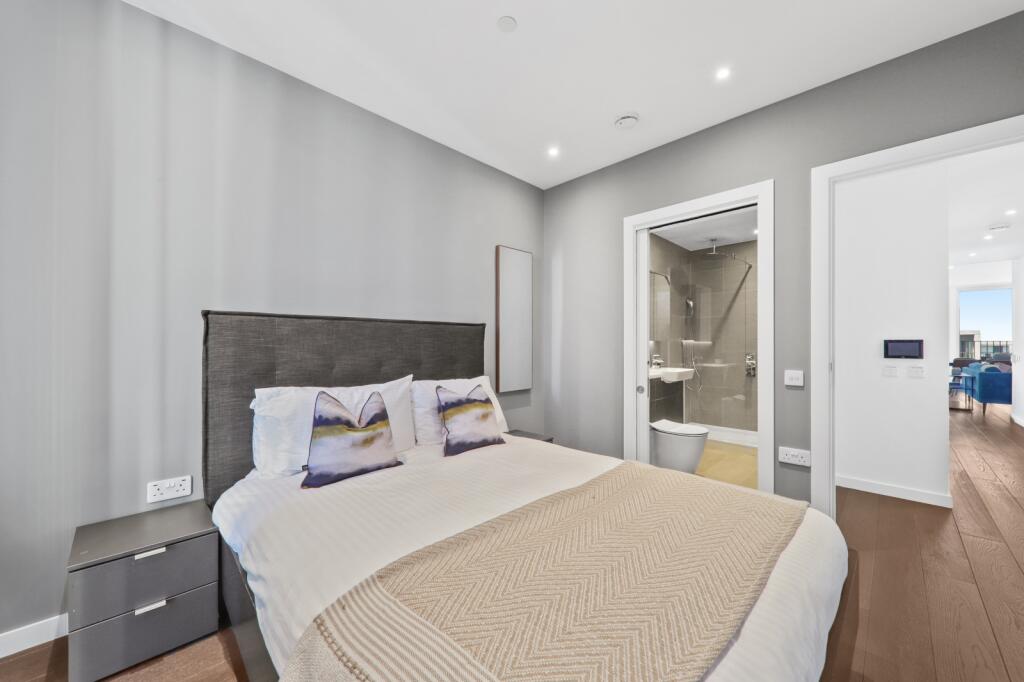 3 bedroom apartment at East Village - Image 26