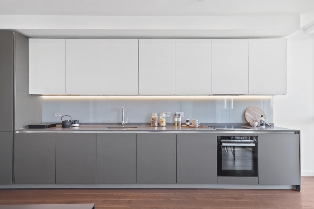 3 bedroom apartment at East Village - Image 38