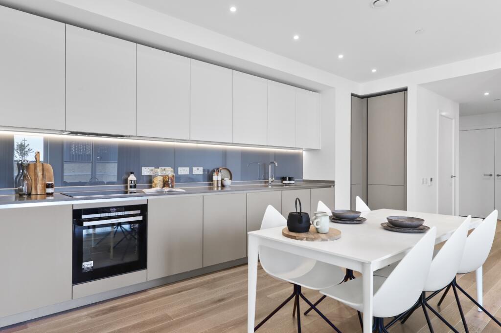 3 bedroom apartment at East Village - Image 2