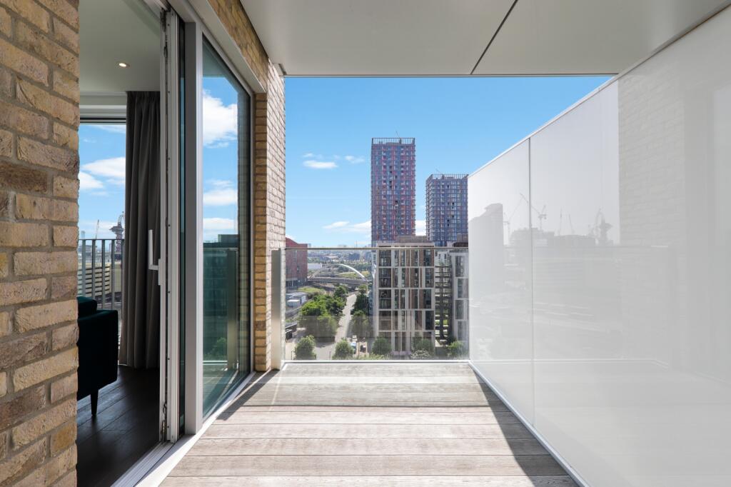 3 bedroom apartment at East Village - Image 25